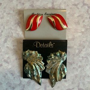 2 pair post earrings